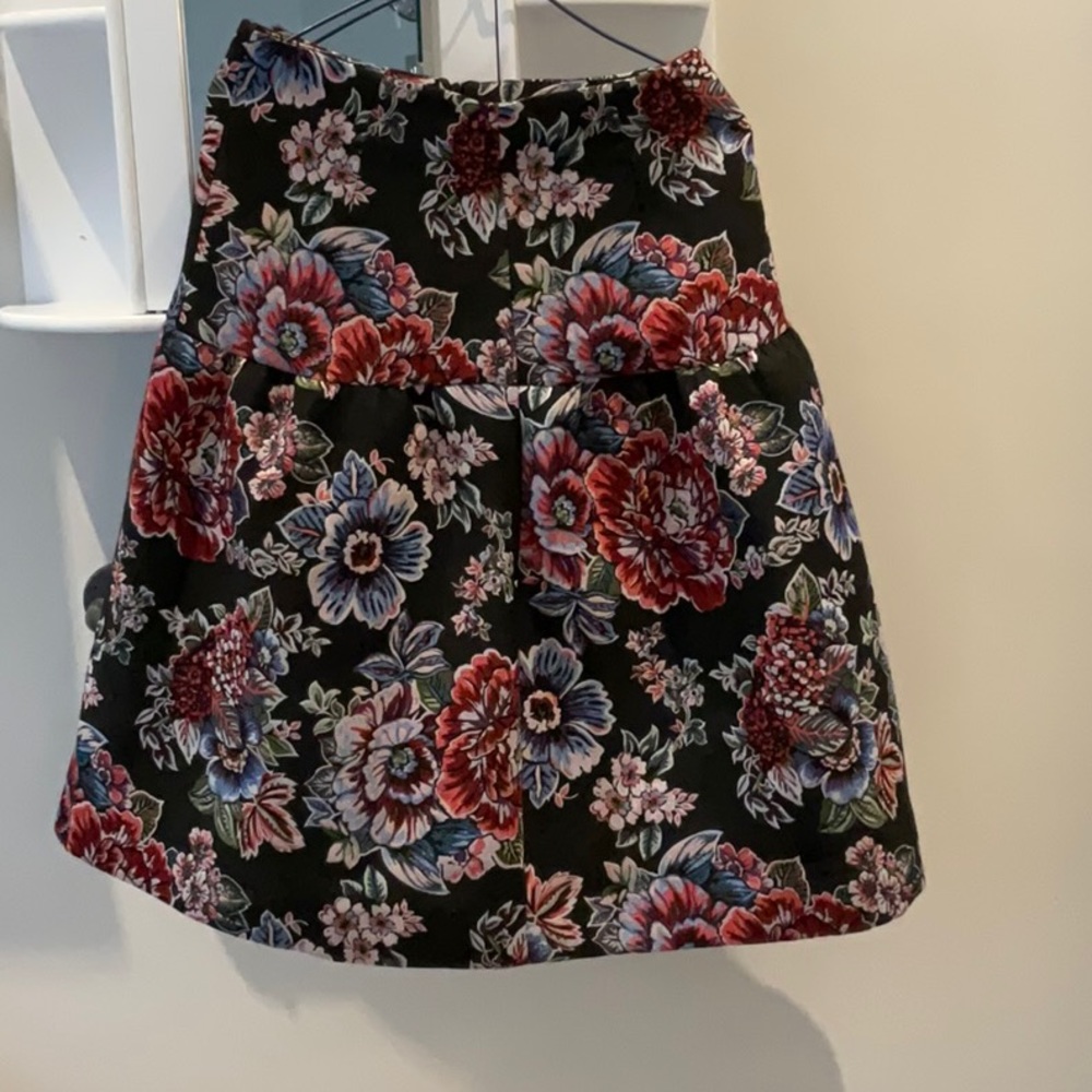Zara A-line skirt black floral